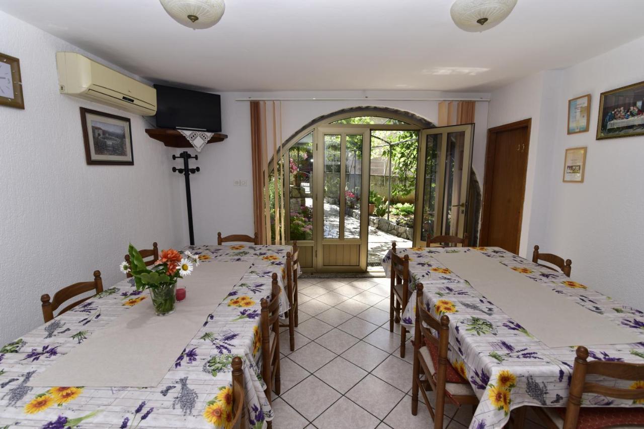 Guest House Tom Malinska Exterior foto