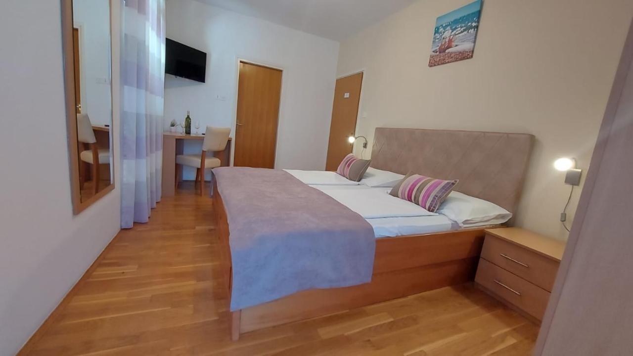 Guest House Tom Malinska Exterior foto